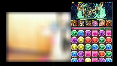 スマホゲーしながら水着ビキニ着替え